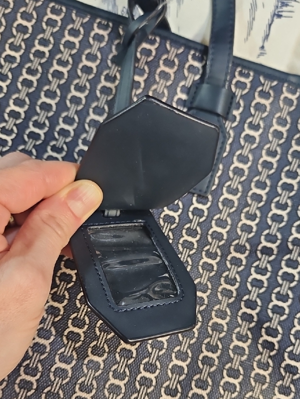 Tory Burch Gemini Link Tote - Picture 5 of 17